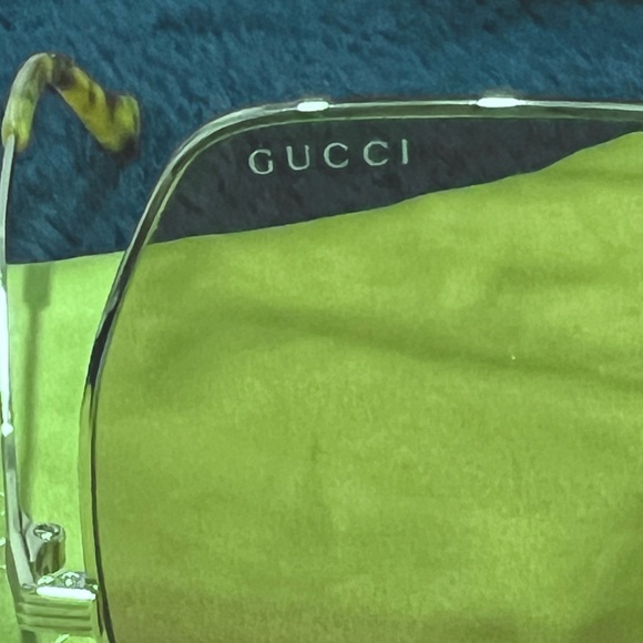 Gucci Authentic Women’s Geometric Sunglasses with Original Case & Bag - Picture 6 of 16